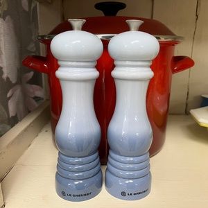 Le Creuset Salt and Pepper Mill Set Ocean Salt Ombre Blue
